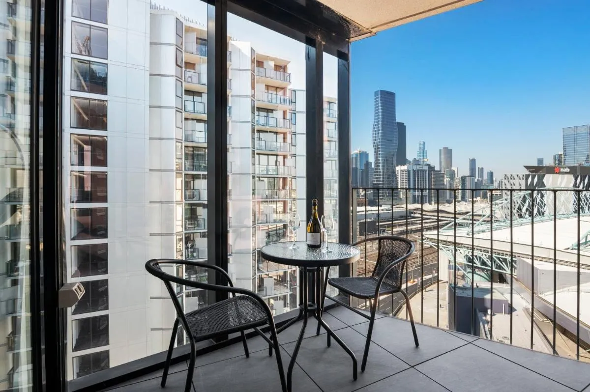 Rooftop Pool Stunning Apt at Marvel Stadium with Free Parking — 4