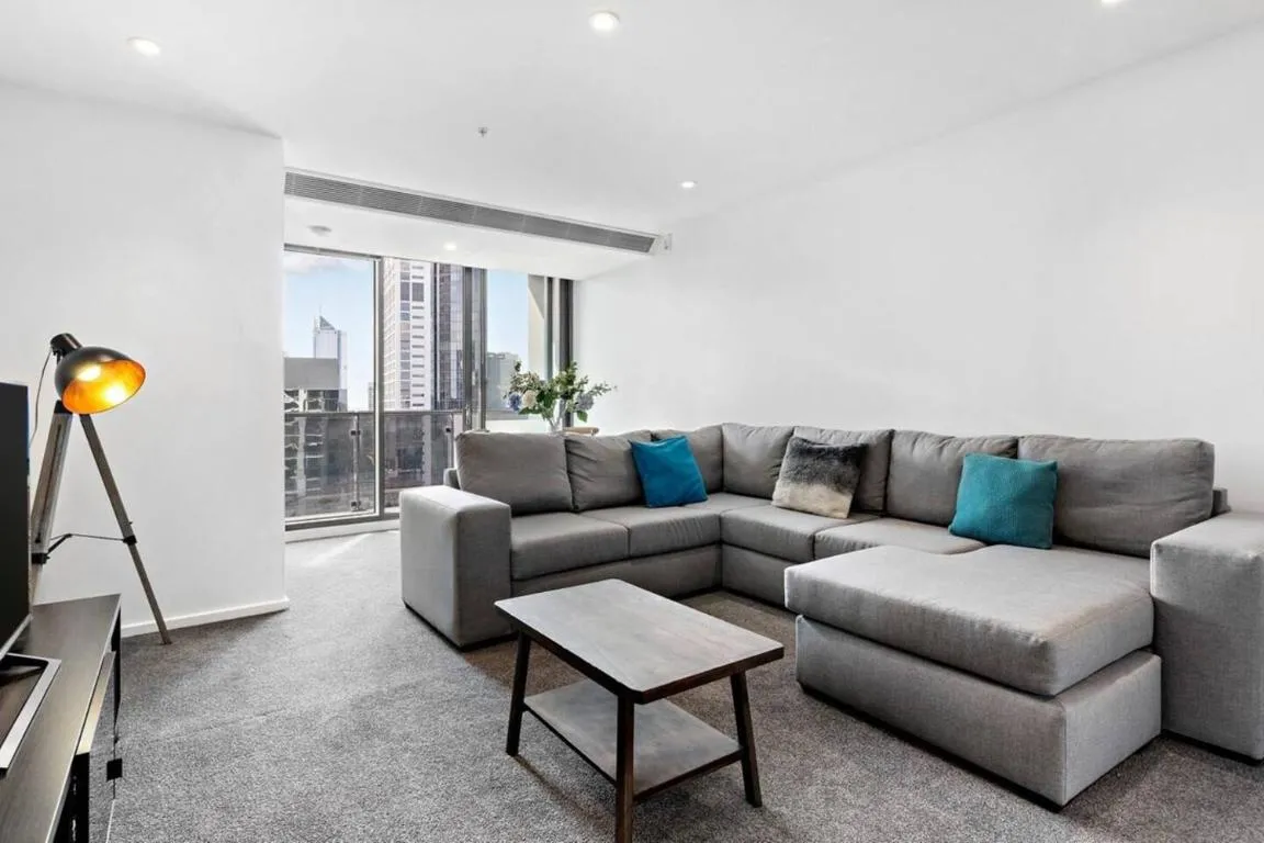 ‘Sensational Southbank’ A Modern Resort style Stay