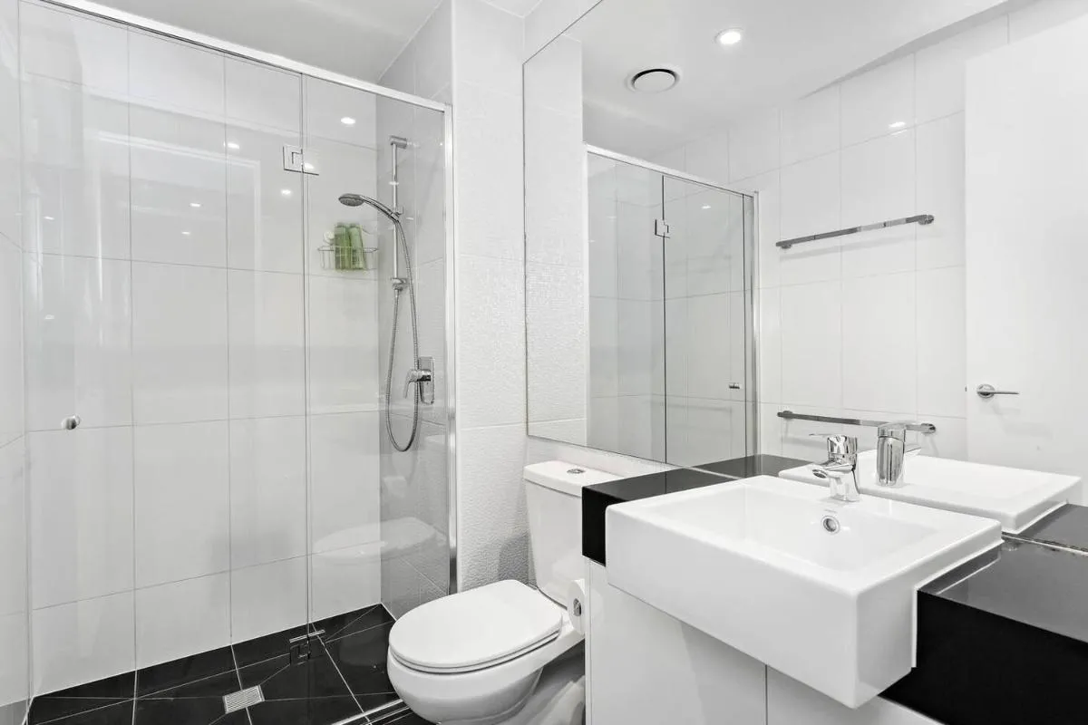 ‘Sensational Southbank’ A Modern Resort style Stay — 3