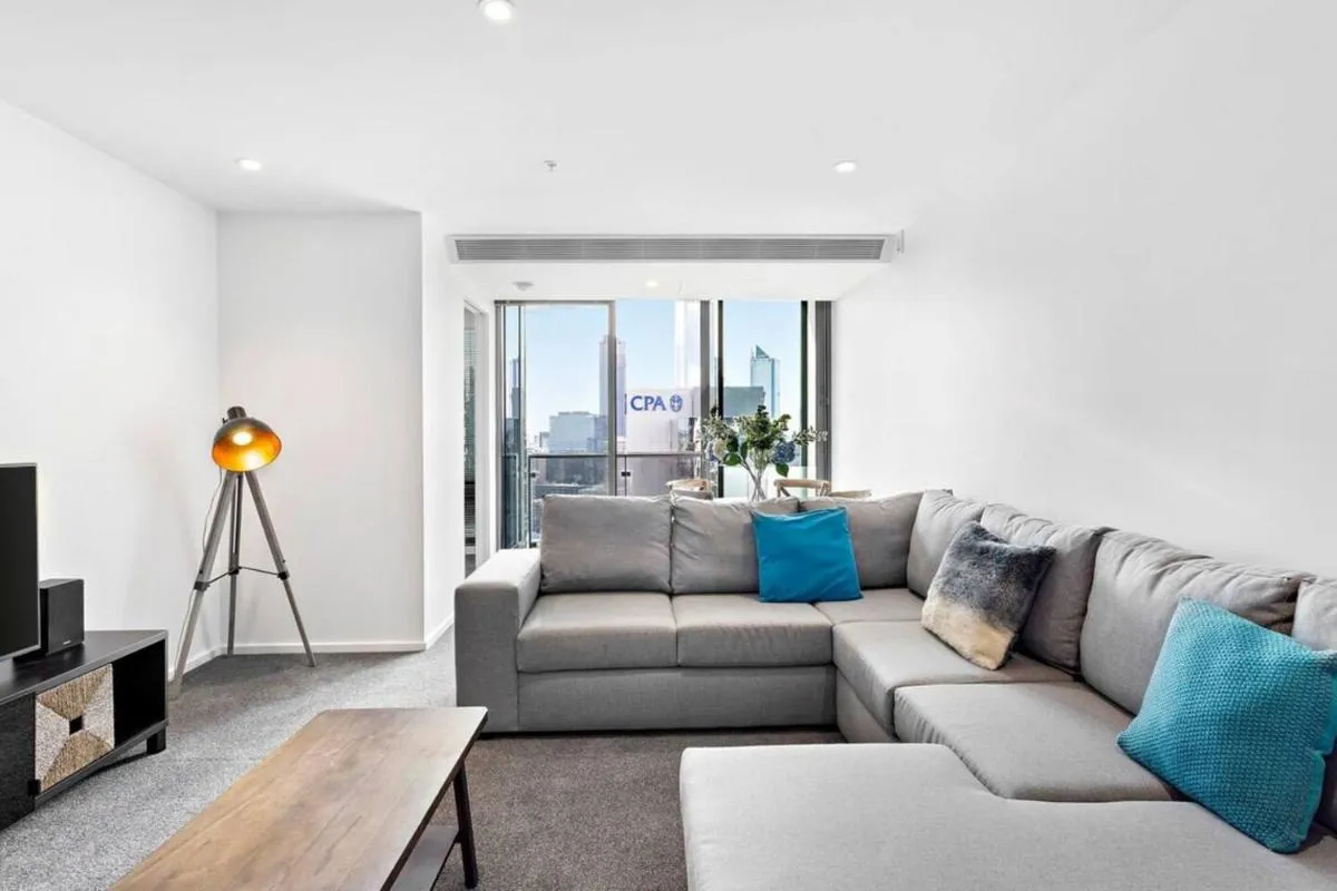 ‘Sensational Southbank’ A Modern Resort style Stay — 5