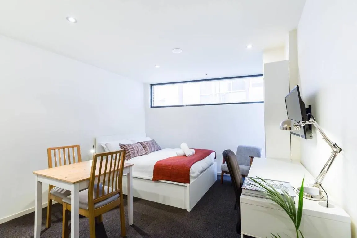 Simple on Swanston – A Central Student Accom Studio