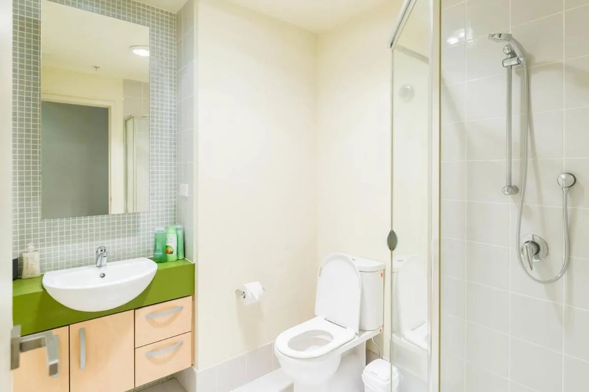 Simple on Swanston – A Central Student Accom Studio — 3