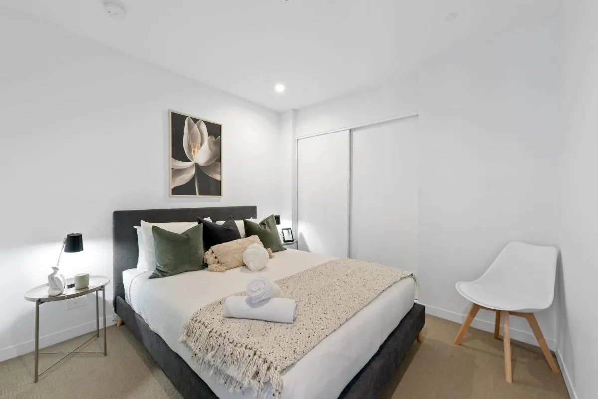 Simply Melbourne by Ready Set Stay — 3