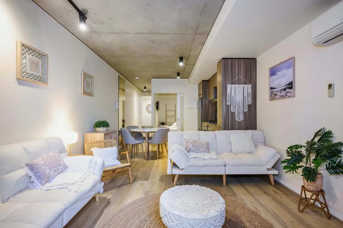 Singers Lane Urban Retreat – Queen VIC Market Home — 2