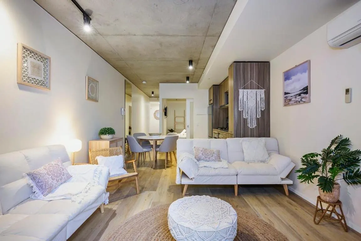 Singers Lane Urban Retreat – Queen VIC Market Home