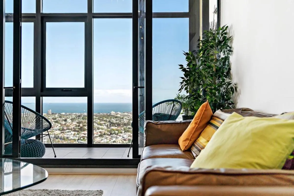 Sky High at Southbank – Sprawling Views and Free Parking — 5