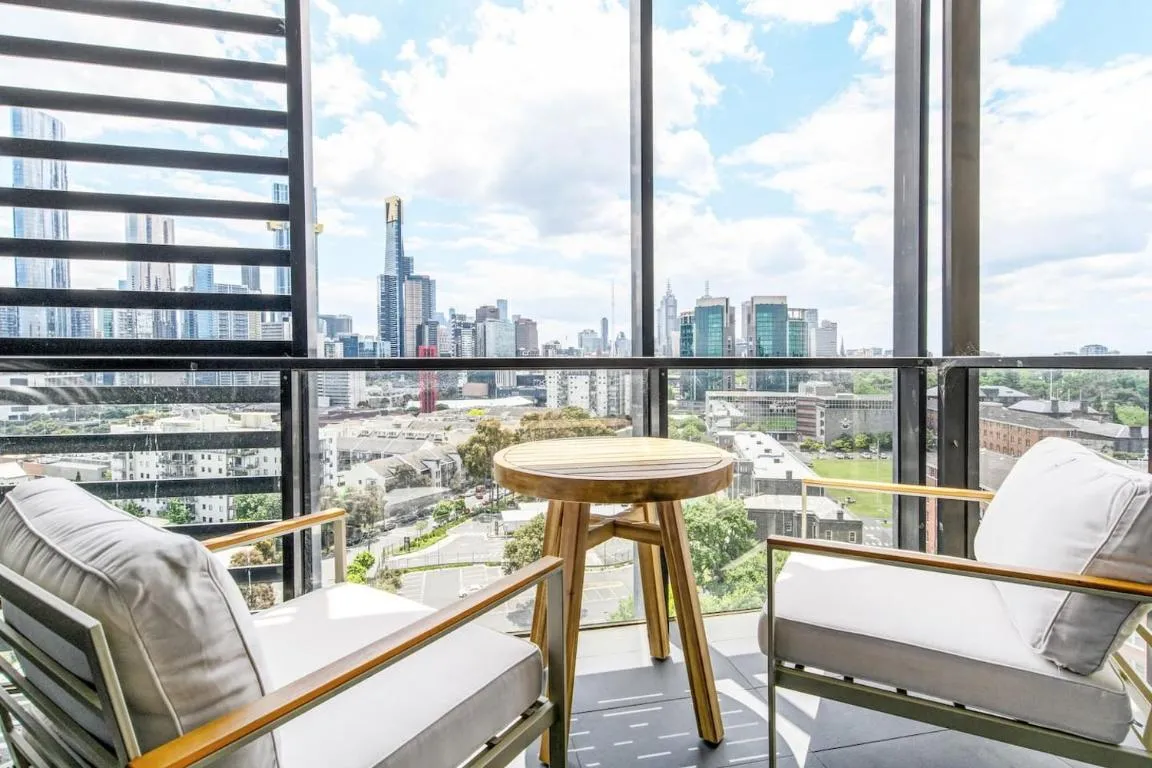 Skyhigh’s Edge – City View Serenity by St Kilda Rd