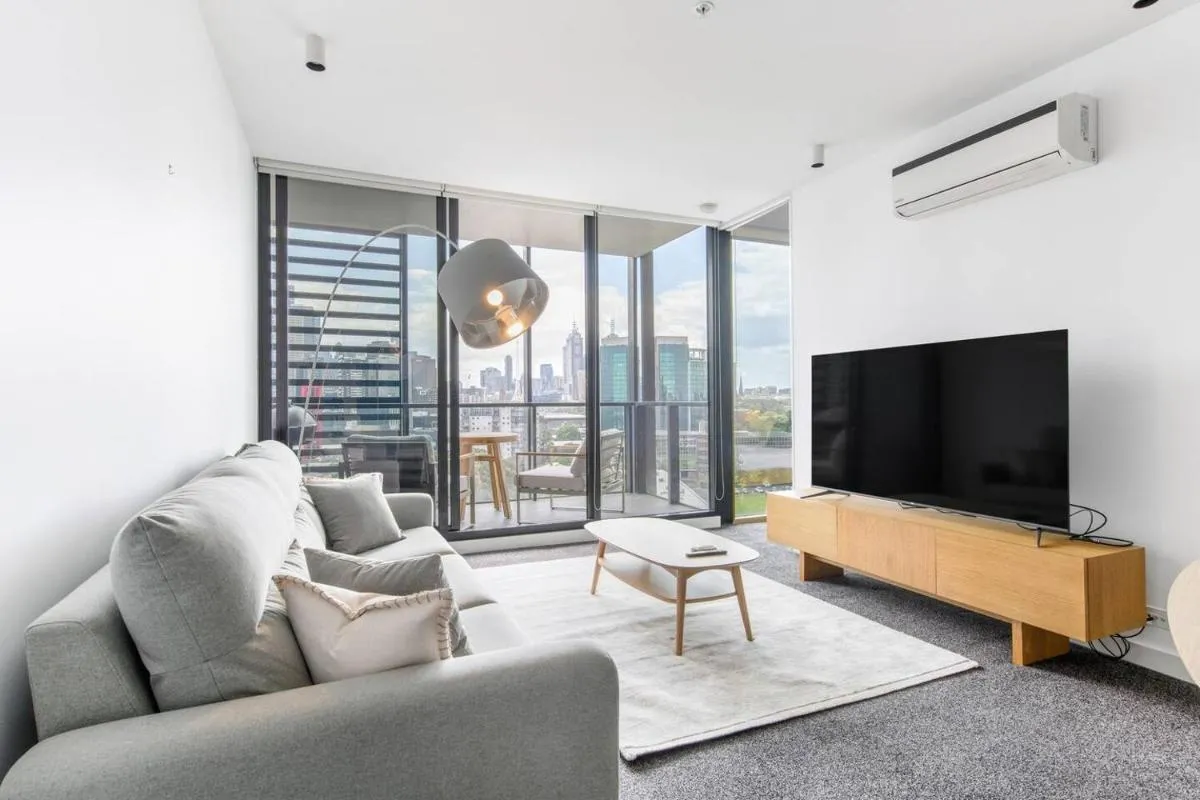 Skyhigh’s Edge – City View Serenity by St Kilda Rd — 5