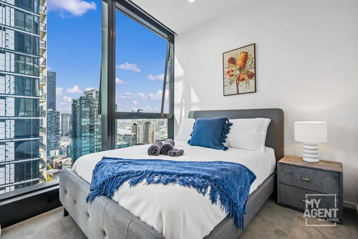 Sleep in the Clouds Level 30 Aus 108 – sleeps 6