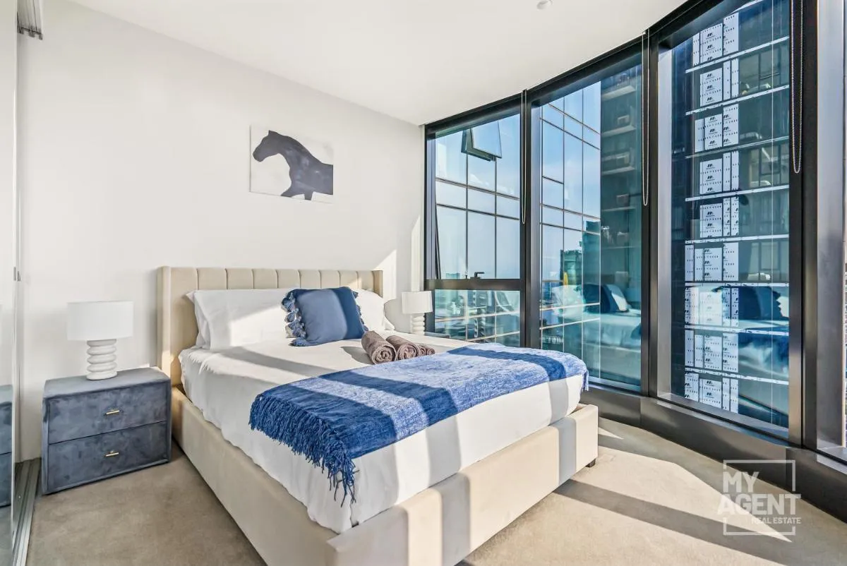 Sleep in the Clouds Level 30 Aus 108 – sleeps 6 — 2