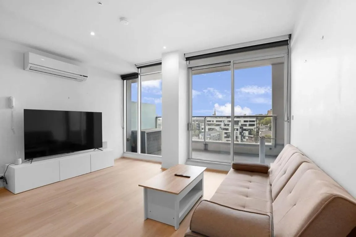 South Yarra Apartment – Stunning one bedroom secure and cozy Apt