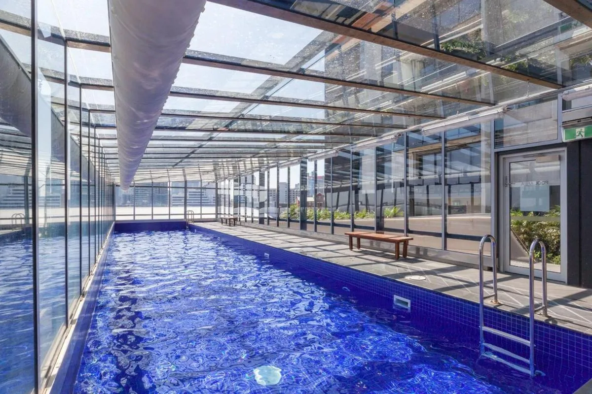 Southbank Splendour – A Sky High Stay with Parking — 4