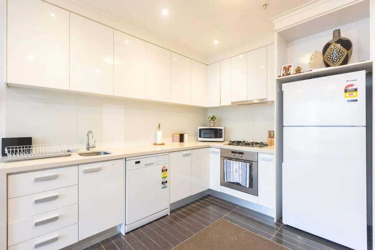 Southbank Splendour – A Sky High Stay with Parking — 5