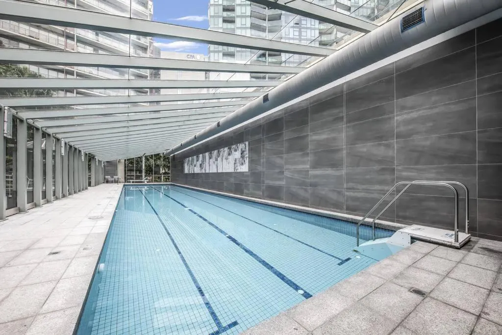 Spacious 1 bedroom apartment close to Crown — 4