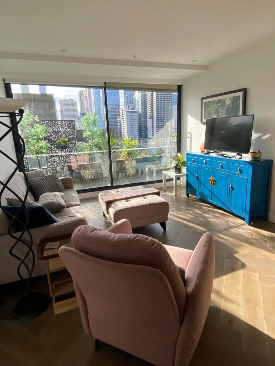 Spacious 2 bed apartment, great location — 5