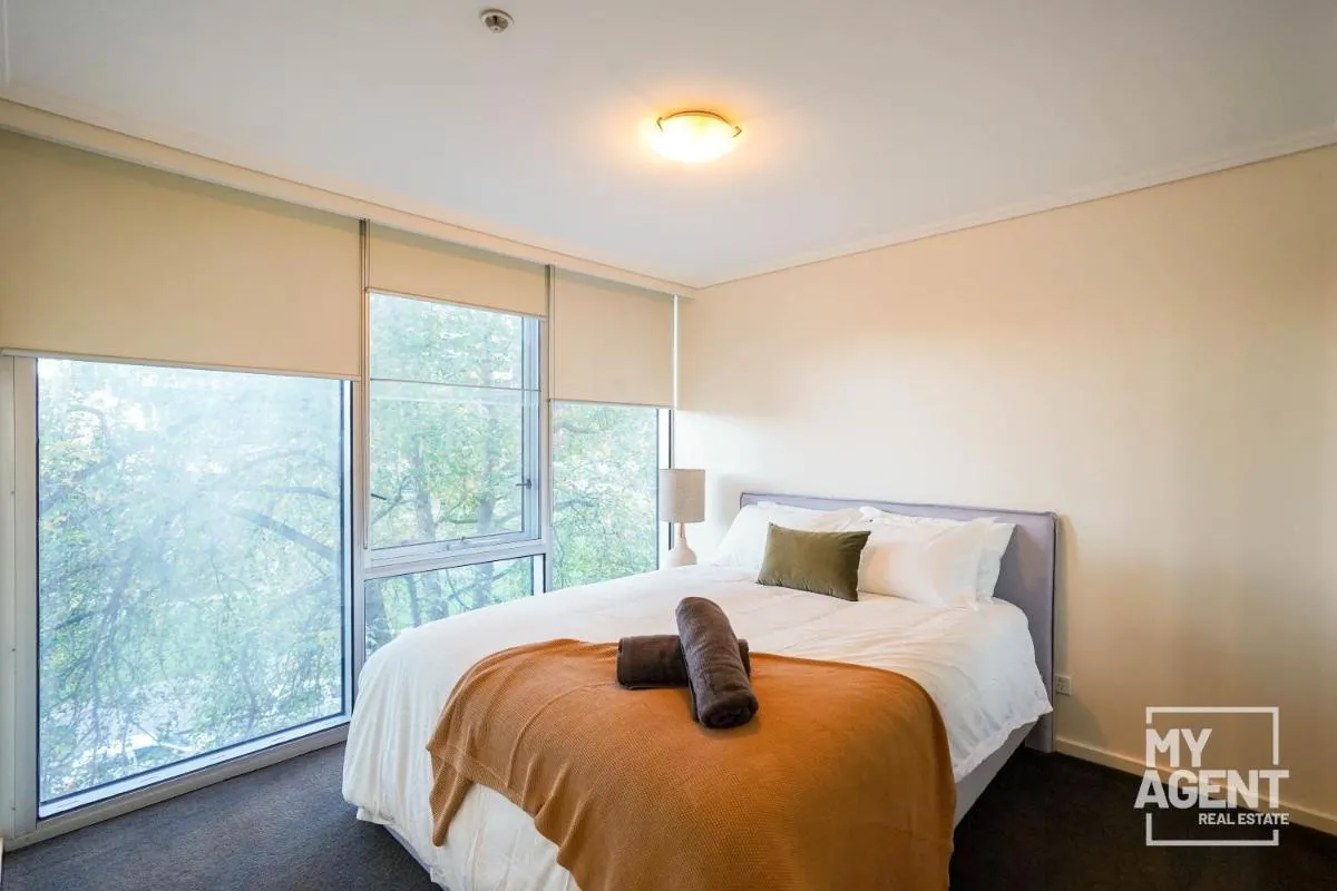 Spacious Apartment in Southbank – Sleeps 6 — 2