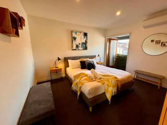 Spacious Carlton 1 bedroom Apt With Secure Parking — 2