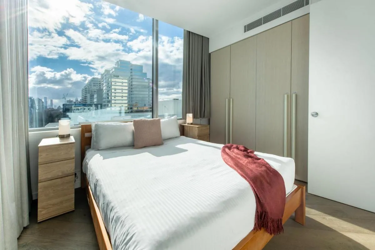Spectacular 3-Bedroom Penthouse with Private Lift on St Kilda Rd — 2