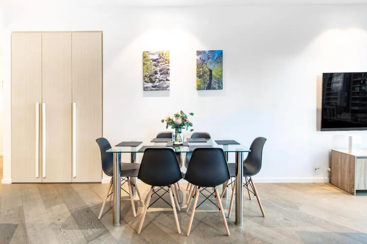 Spectacular 3-Bedroom Penthouse with Private Lift on St Kilda Rd — 5