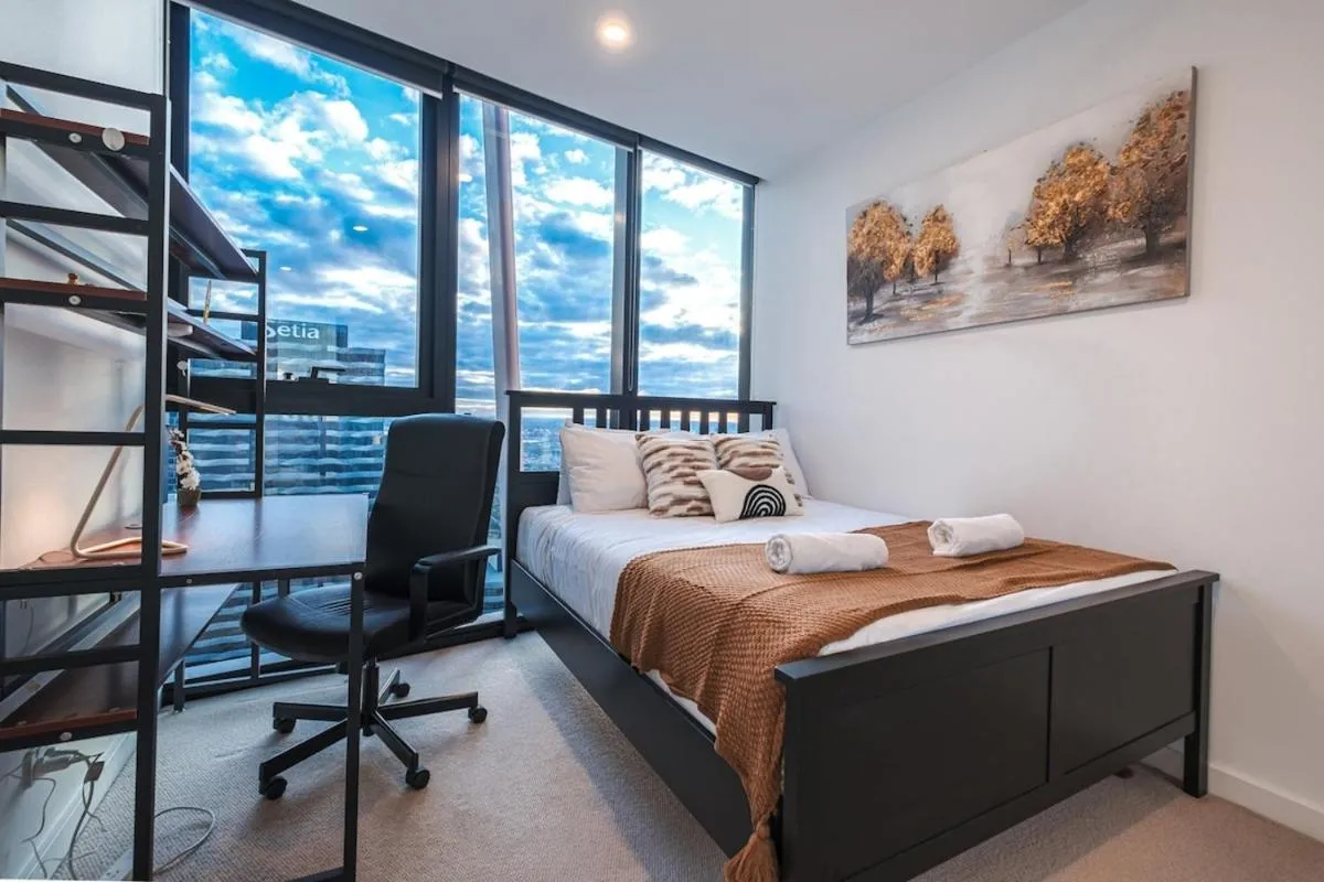 Splendid High Level 2br Cbd Pool Gym Wi-fi — 2