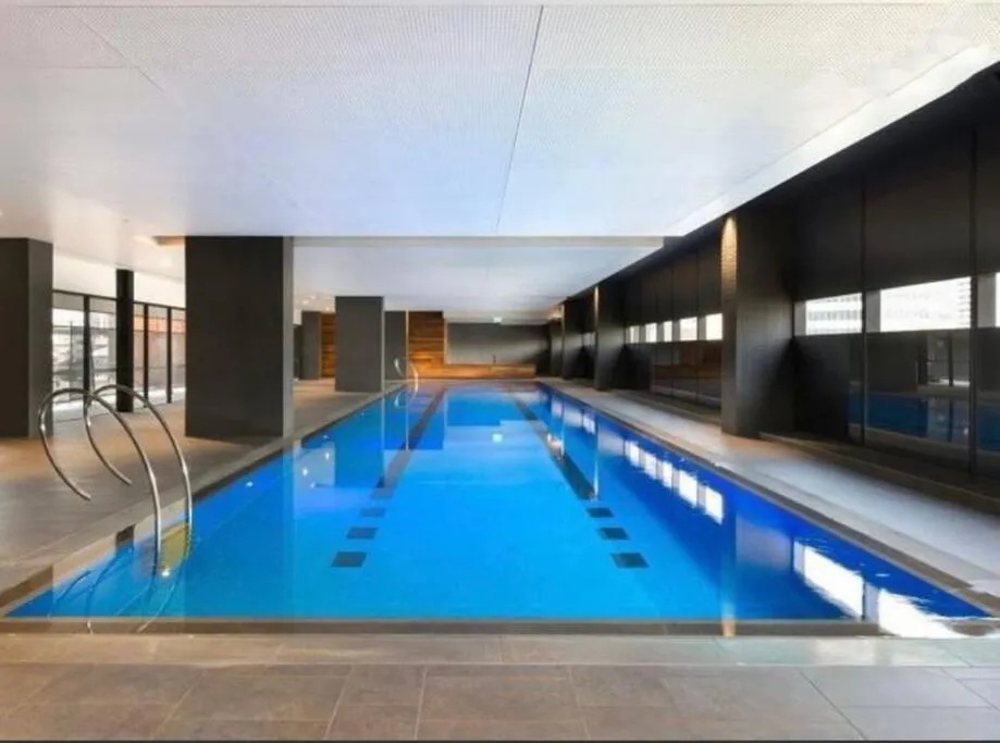 Stunning 2-Bed Apartment with Panoramic CBD Views — 3