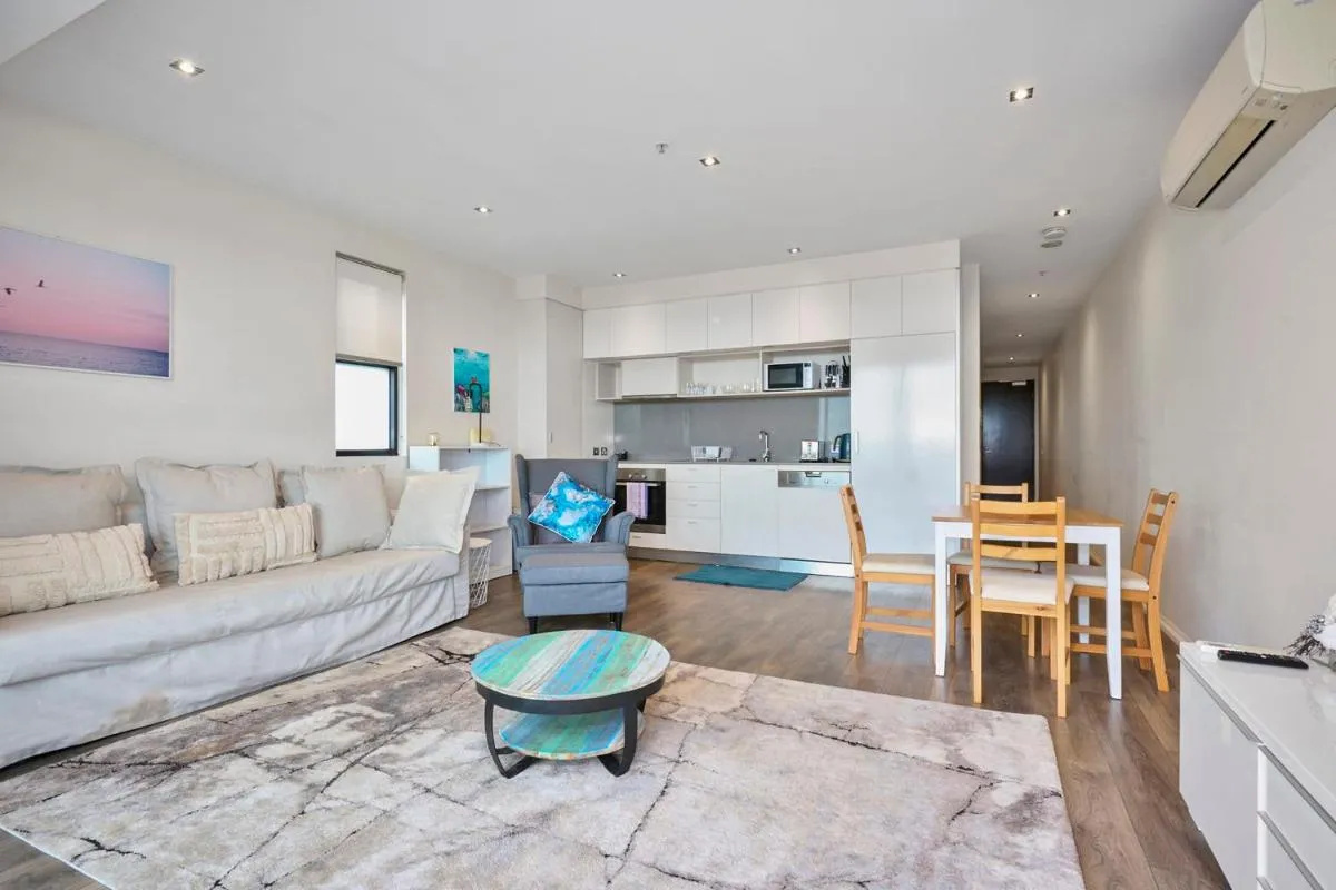 Stylish 2-Bed Apartment with Sea Views and Parking — 4