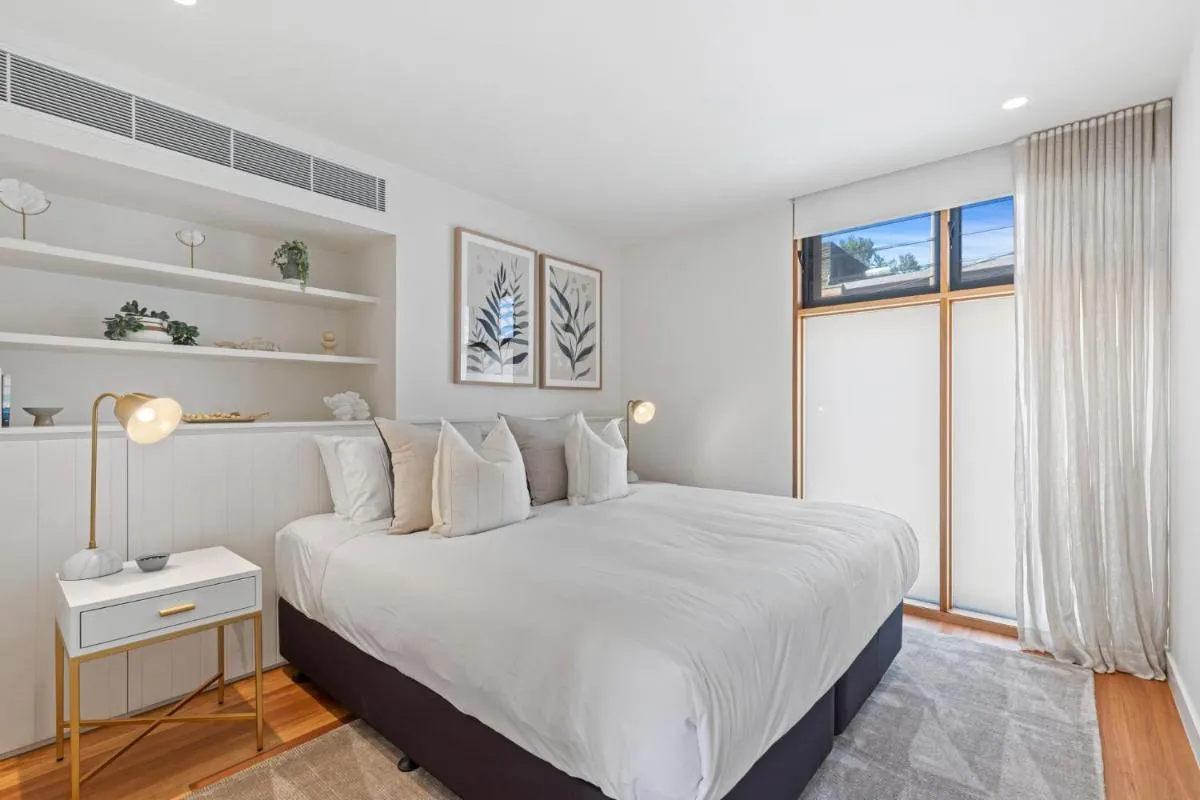 Stylish 2-bed Victorian Terrace in Carlton — 2