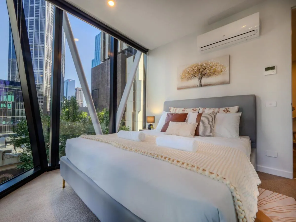 Stylish 2br1ba Apartment Mel Pool Gym Wifi — 2