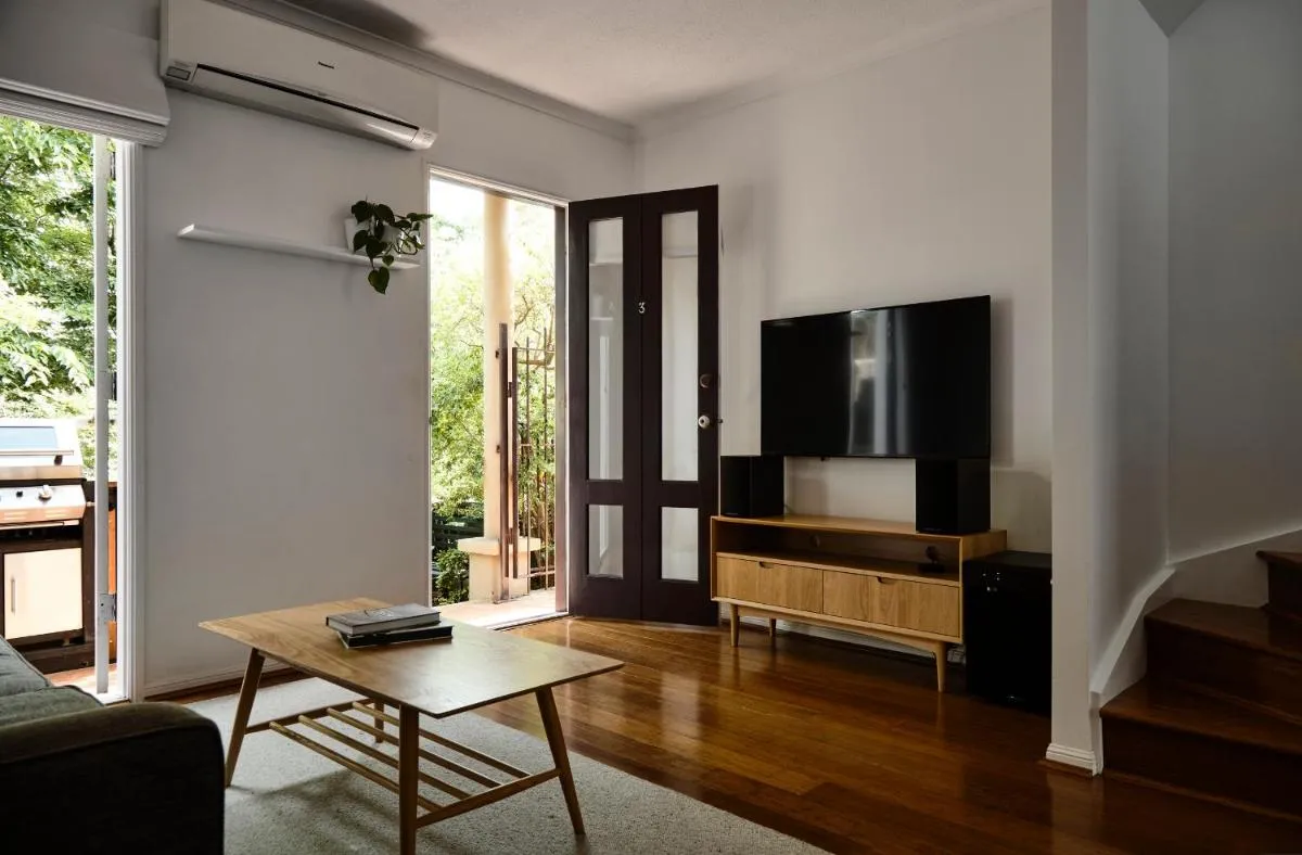 Stylish Townhouse in Melbourne’s Playground — 5