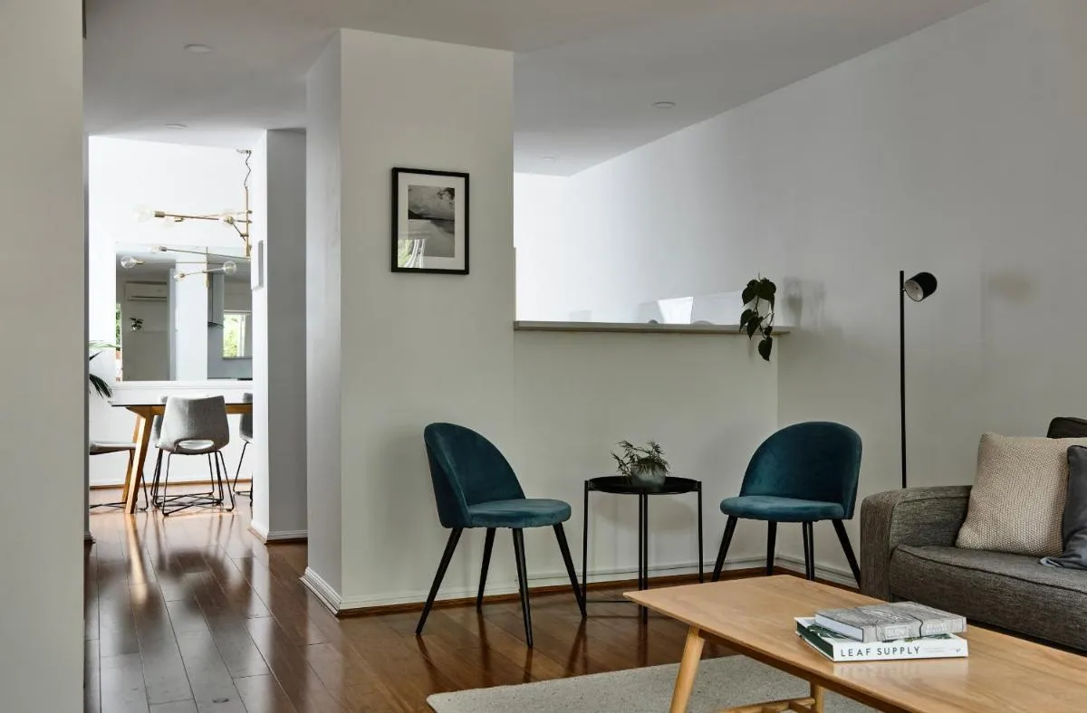 Stylish Townhouse in Melbourne’s Playground — 3