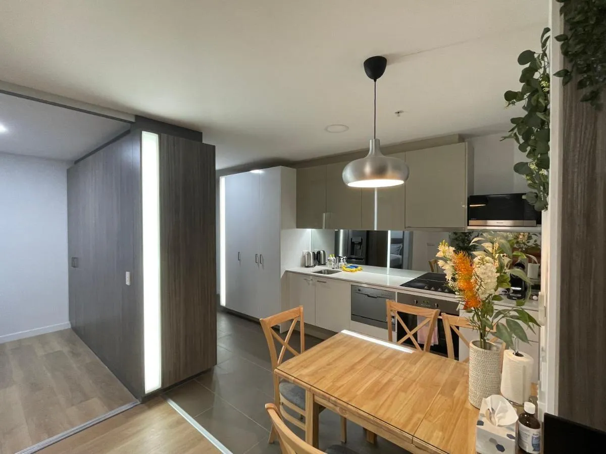 Super Luxury 2 bedroom Apt Well Furnished with Marvellous Views Convenient Location 1 Free Parking — 2