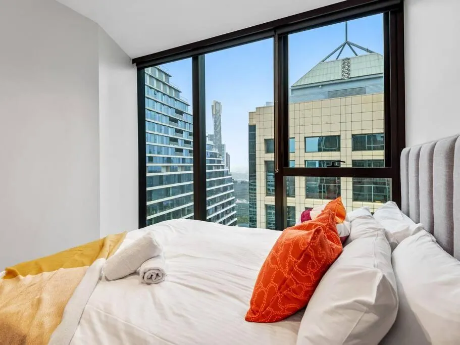 Superb CityView 2B2B apt CBD with Gym — 2