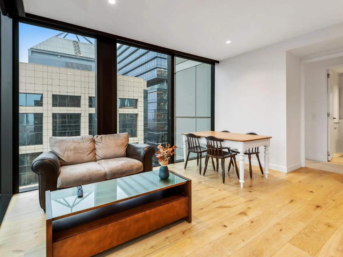 Superb CityView 2B2B apt CBD with Gym — 4