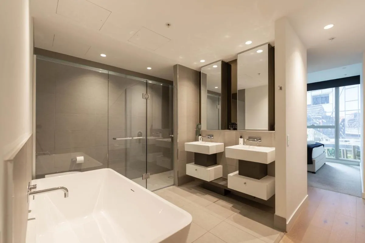 Supreme Sub-Penthouse 3 Bedroom Apartment in Melbourne CBD — 3
