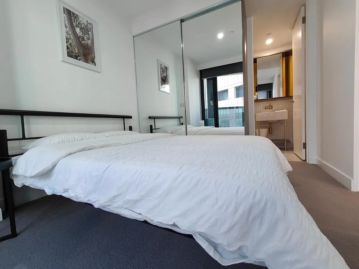 Swanston Central 17 — 2