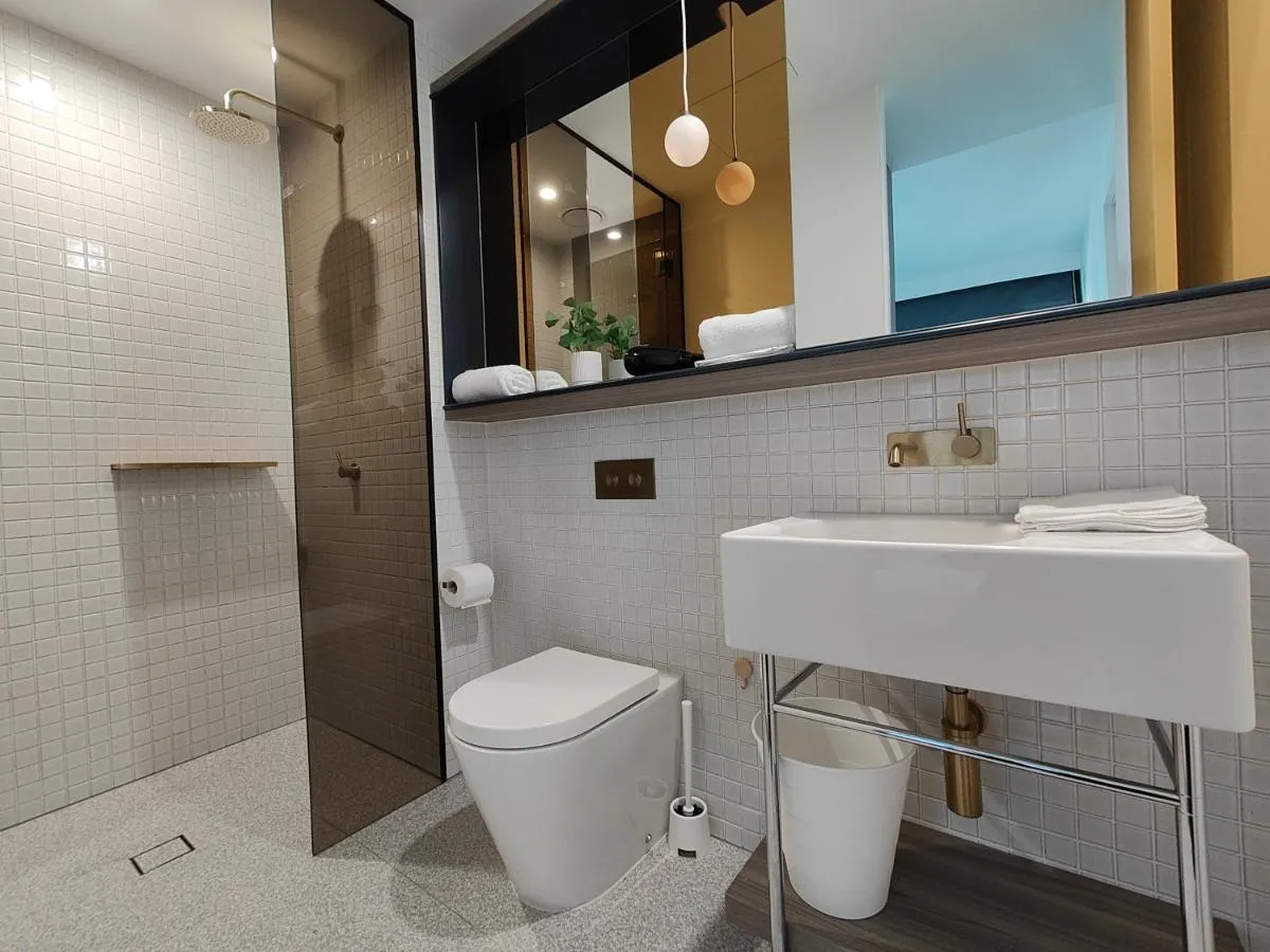 Swanston Central 17 — 3
