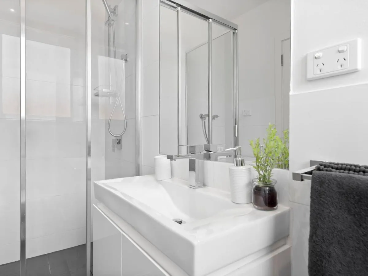 Sweet Darling by Ready Set Stay- South Yarra — 5