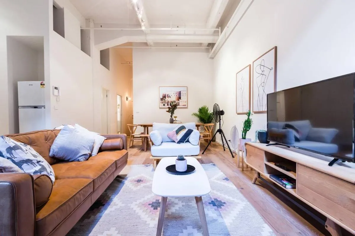 ‘The Chocolate Factory’ Trendy Converted Warehouse — 5