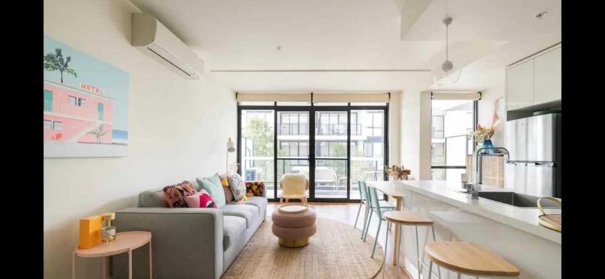 The Pas.Coe – A Stylish 1 bedroom unit with free parking.