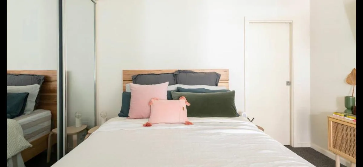 The Pas.Coe – A Stylish 1 bedroom unit with free parking. — 2