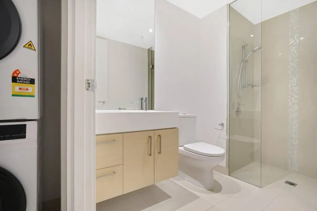 The Pearl on Southbank -City & Yarra River View221 — 3