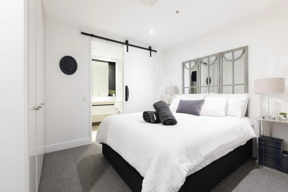The Port Melbourne Experience — 2