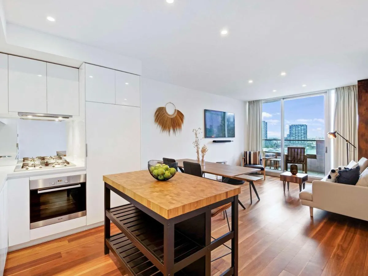 The Sebel Residences Melbourne Docklands Serviced Apartments — 4