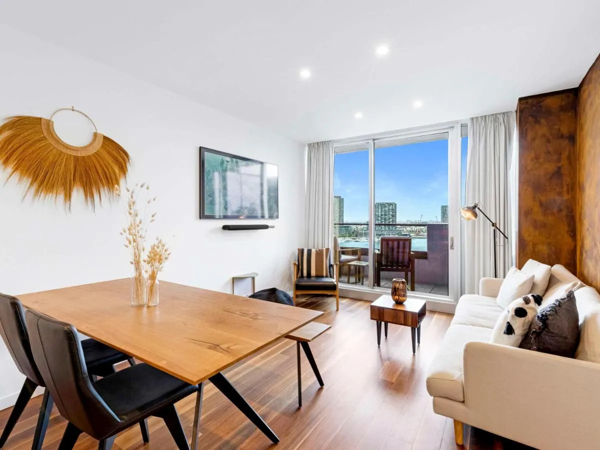 The Sebel Residences Melbourne Docklands Serviced Apartments — 3