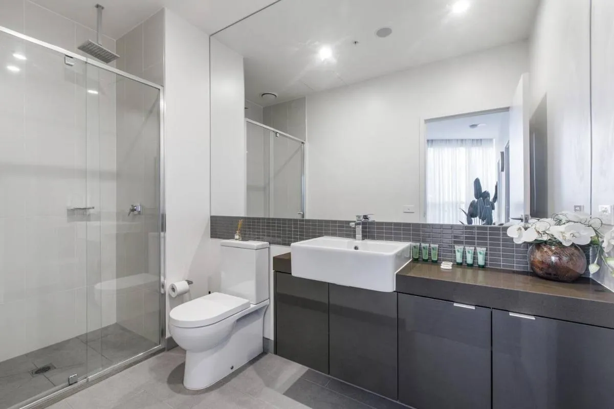 ‘The Summit’ Chic Sky-high Serenity near the CBD — 3