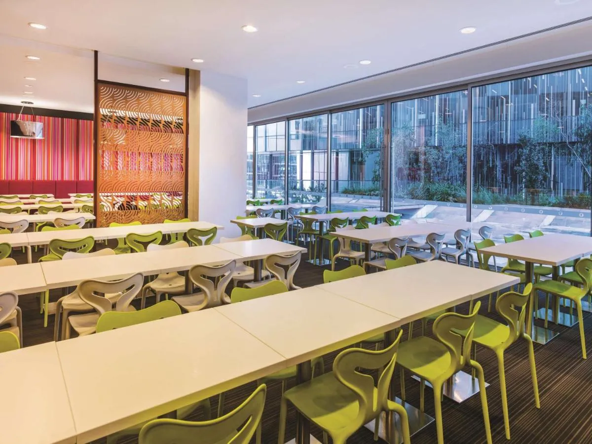 Travelodge Hotel Melbourne Docklands — 3