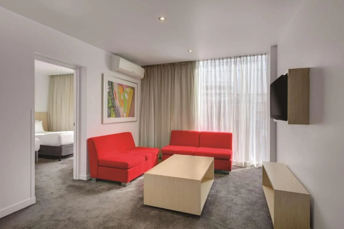 Travelodge Hotel Melbourne Docklands — 4