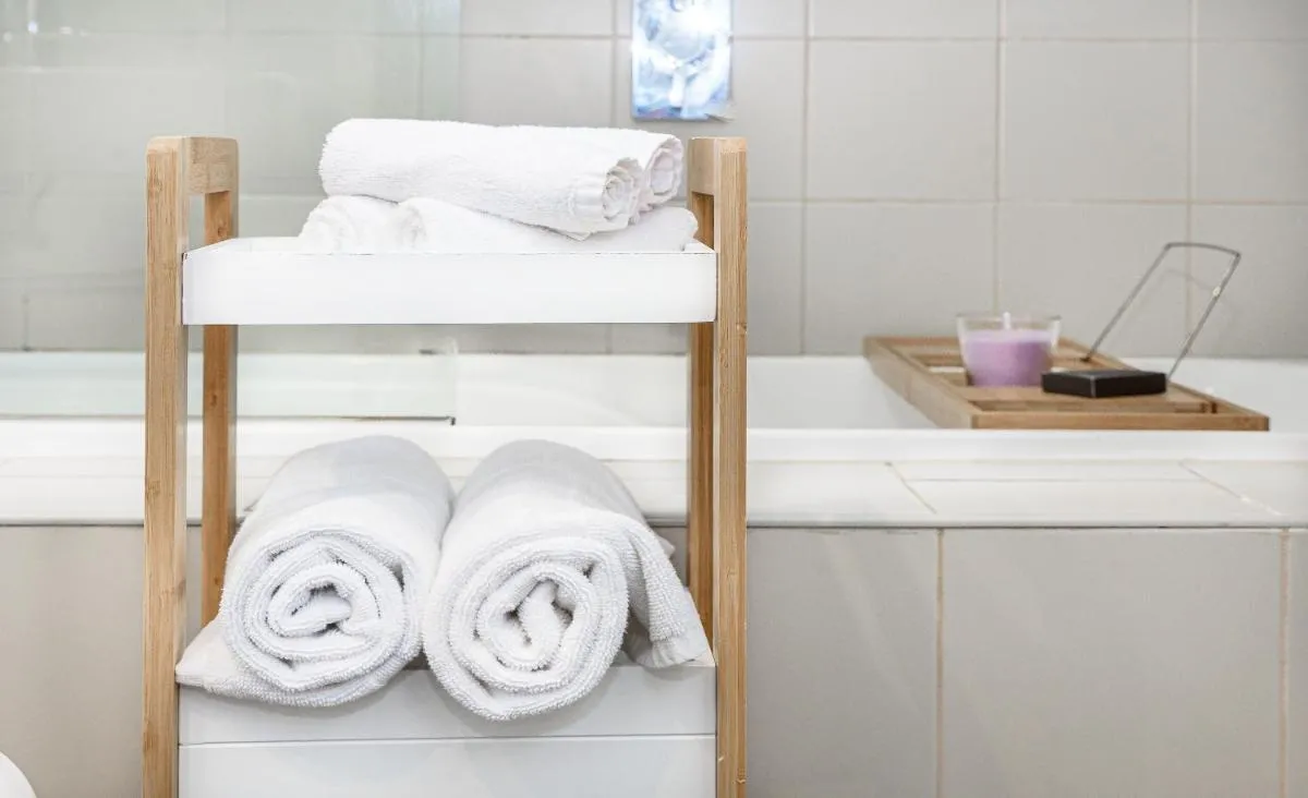 Ultimate Comfort Gem in St kilda 301 — 3