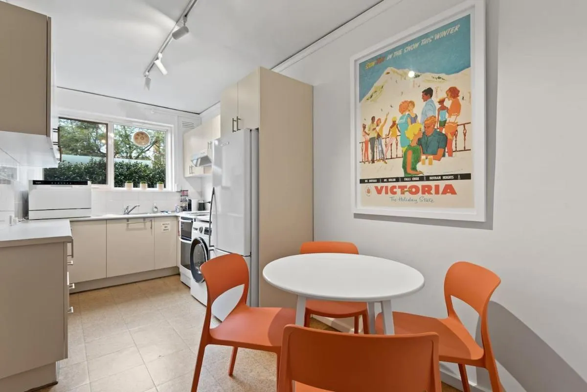 Urban Retro – Experience Vibrant Courtyard Charm — 4