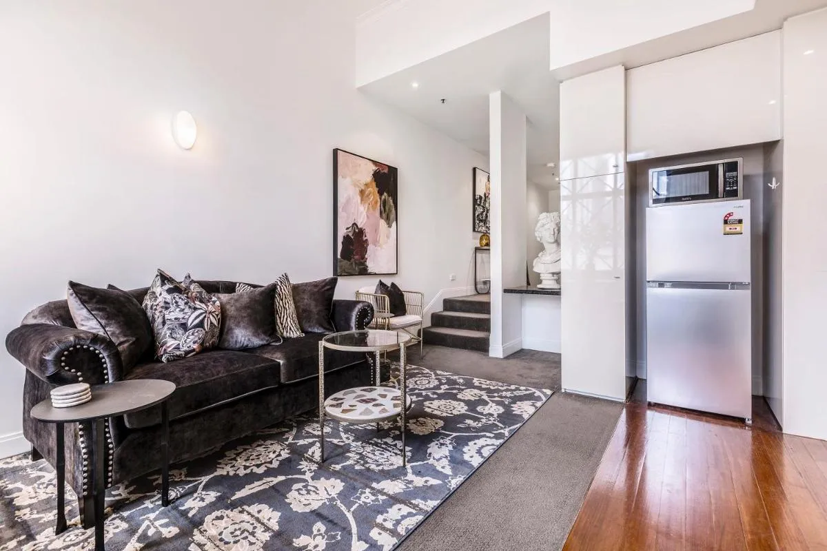 VAQUAY Fifth Avenue In Melbourne CBD — 4